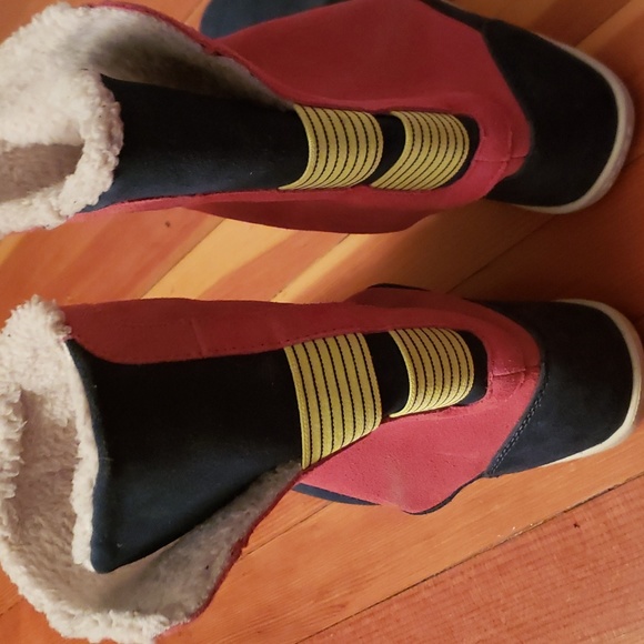 CROCS winter boots, size 7 - Picture 4 of 4